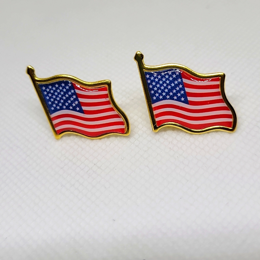 American Flag Lapel Pin Set of 2 Red White Blue Patriotic Pins New - Picture 4 of 10